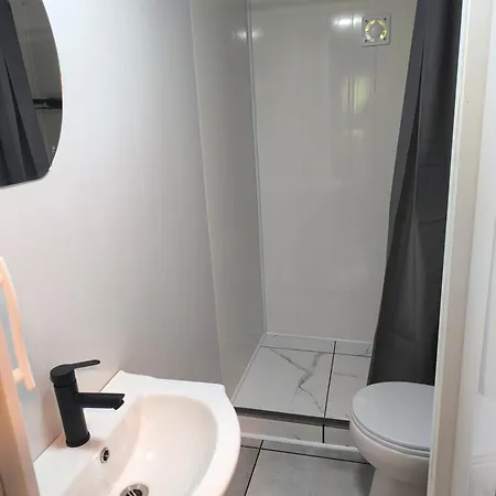 With Private Terrace And Sound System Under The Jasmine