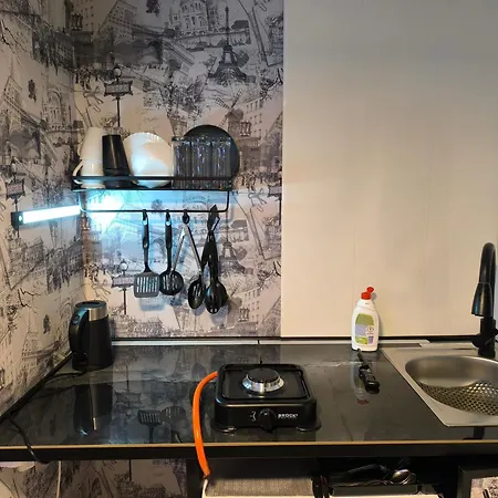 With Private Terrace And Sound System Under The Jasmine *