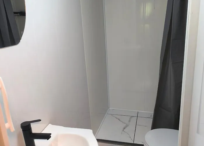 With Private Terrace And Sound System Under The Jasmine