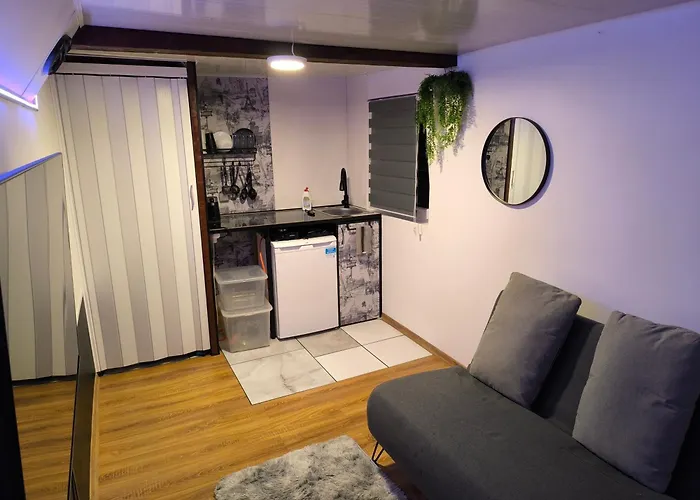 With Private Terrace And Sound System Under The Jasmine